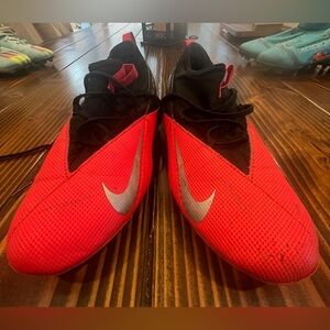 Nike phantom vsn cleats